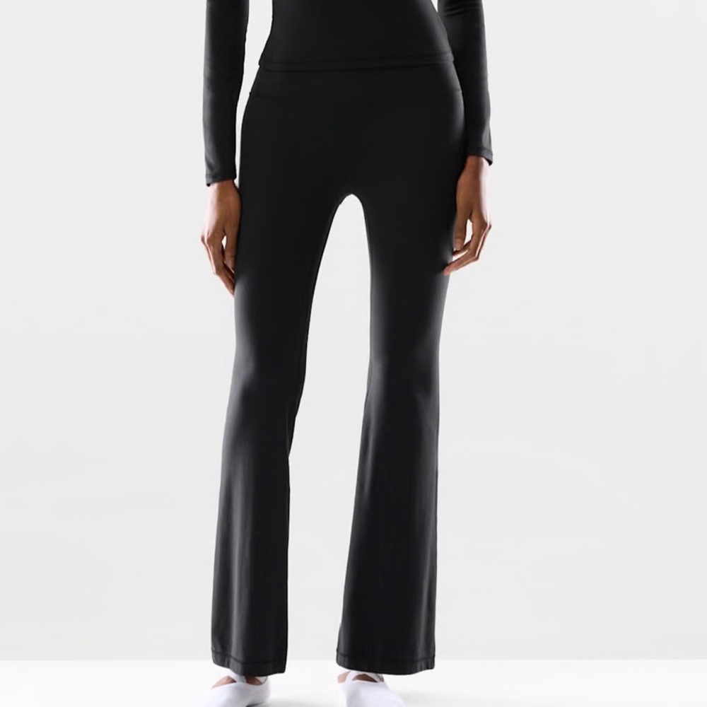 TNA Flare High Rise Pants 25” in Black
